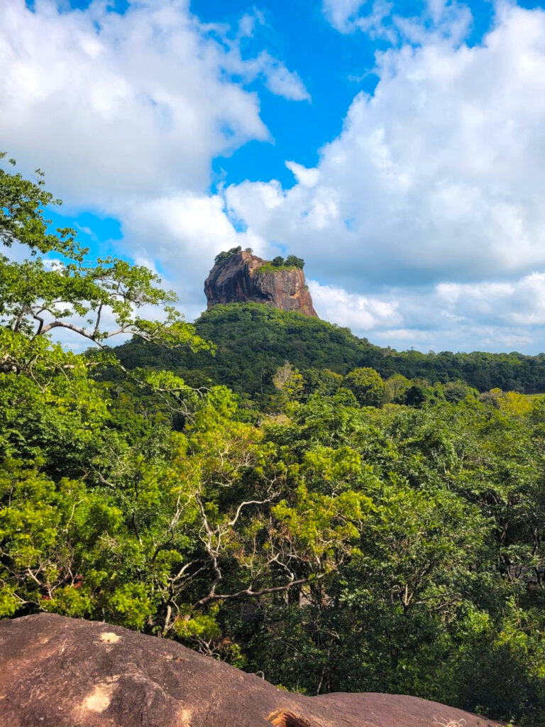 Sri Lanka Lion Rock Sigiriya The Honest Route blog reis tuktuk